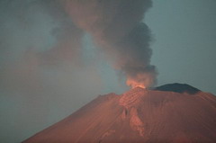 波波卡特佩特峰2.jpg