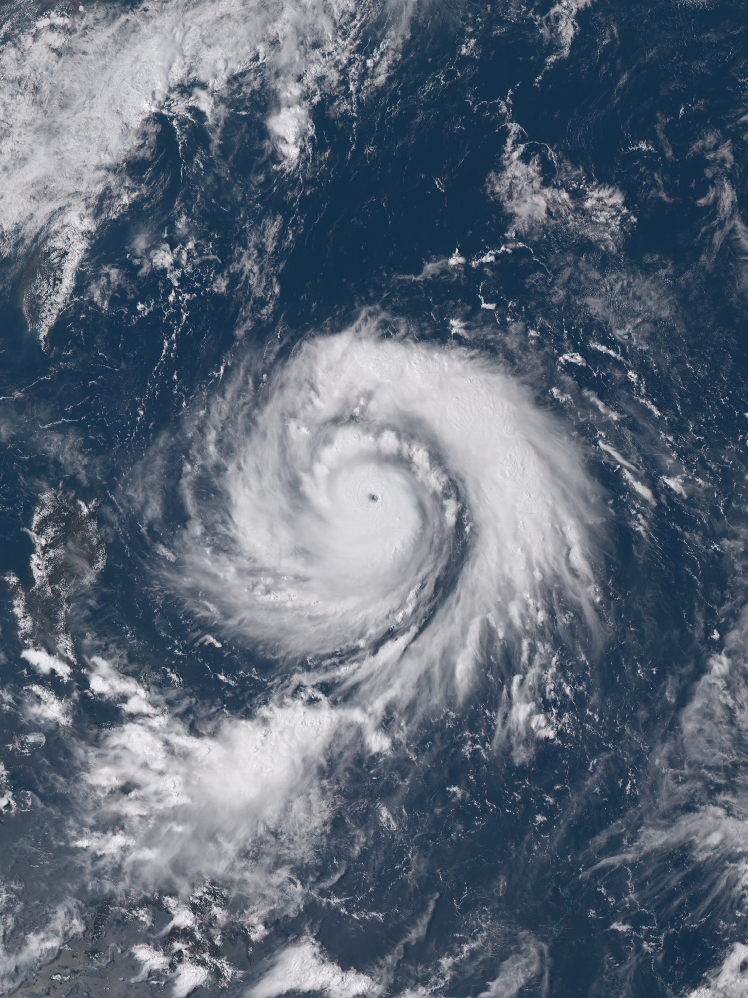 Meranti 2016-09-12 0530Z.jpg